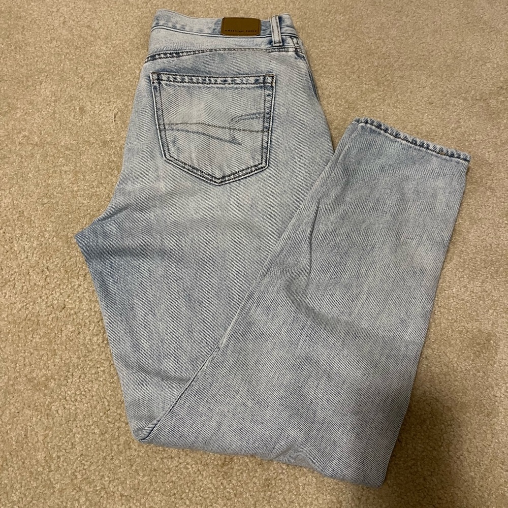 Loose fit warm light wash high waisted jeans